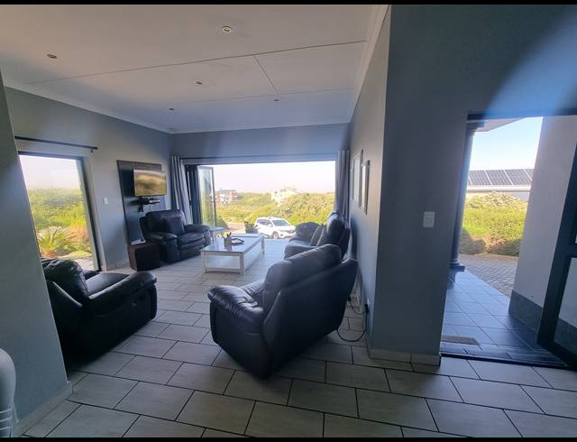 3 BEDROOM FREEHOLD FOR SALE IN DANA BAY